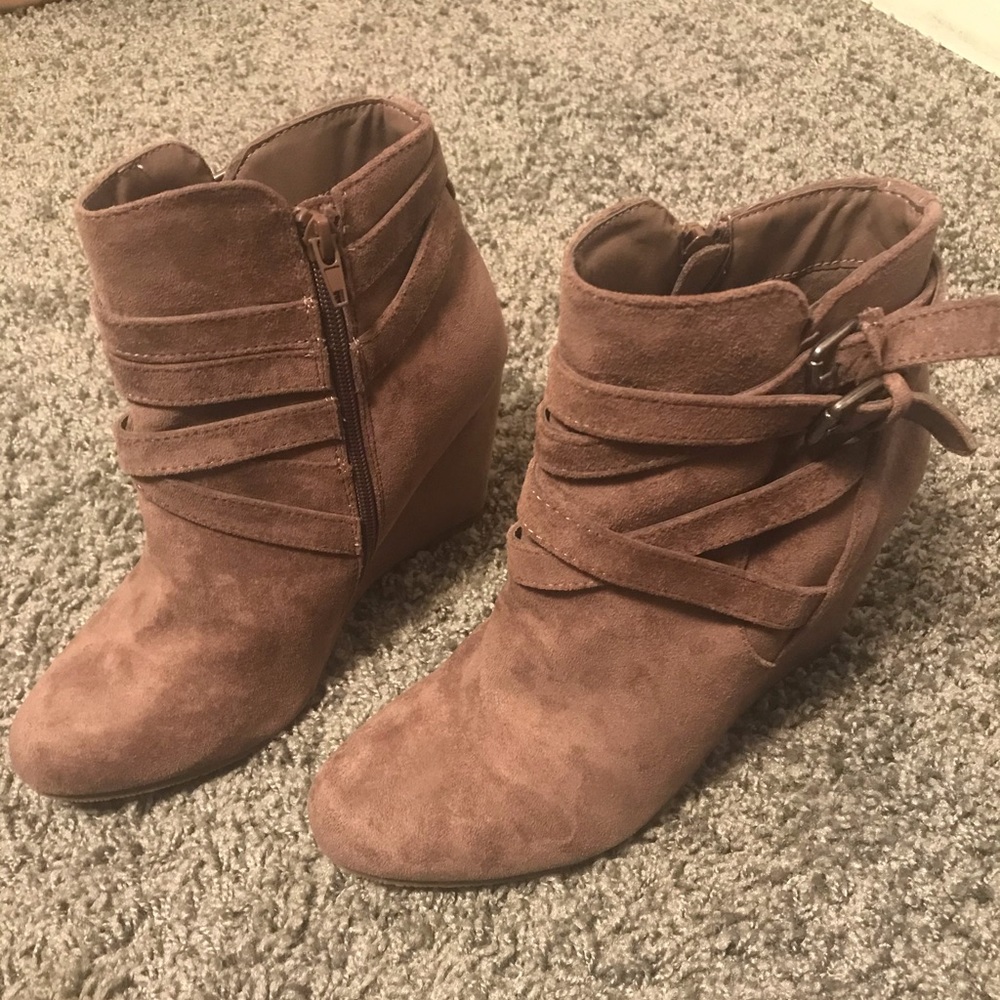 NWOT Steve Madden | Ankle Boot Wedges